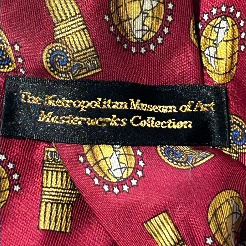 The Metropolitan Museum of Art Silk Tie - Picture 3 of 4